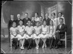 Pastor Lindell, bibelskola Missionsf�r. - klicka f�r att f�rstora