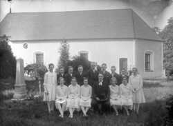 Pastor Abenius, konfirmander  - klicka f�r att f�rstora