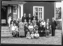 Fru Elsa Johnsson, 50 �rsdag. Domaregatan 5, Fjugesta. - klicka f�r att f�rstora