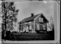 Hasselbacken, Fjugesta 34,�gare John (Johan) Apelqvist - klicka f�r att f�rstora
