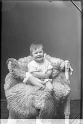 Fru Agnes Anden, flicka - klicka f�r att f�rstora