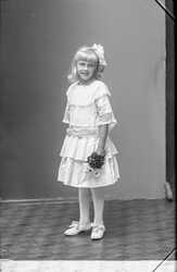 Fru Ida Olson, flicka - klicka f�r att f�rstora