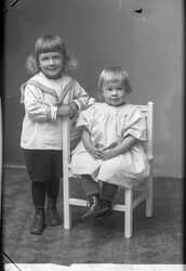 Fru Olga Rörh, barn - klicka för att förstora Fru Olga Rörh, barn - klicka för att förstora