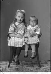 P. O. Larson, barn - klicka f�r att f�rstora
