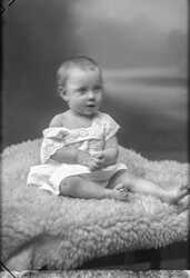Leonard Nilson, flicka - klicka f�r att f�rstora