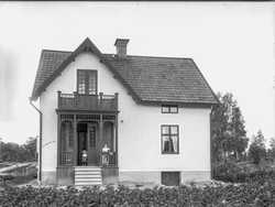 Ok�nt hus - klicka f�r att f�rstora