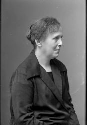 Karin Erikson (L�rarinna Fr. Persson) - klicka f�r att f�rstora
