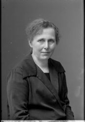 Karin Erikson (L�rarinna Fr. Persson) - klicka f�r att f�rstora