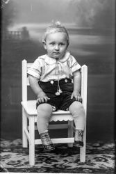 G�rda Johanson, gosse - klicka f�r att f�rstora