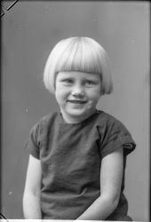 John Larson, flickan Gunhild - klicka f�r att f�rstora