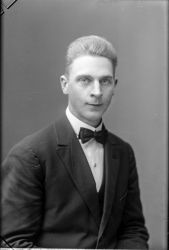 Helge Lindholm - klicka f�r att f�rstora