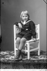 Fru Anna Karlson, gosse - klicka f�r att f�rstora