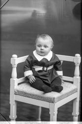 Fru Hildur Erikson (Lind), gosse - klicka f�r att f�rstora