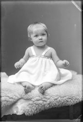 Kantor Sixten Peterson, flicka - klicka f�r att f�rstora