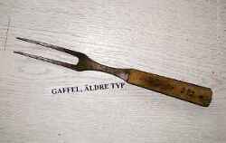 Gaffel av metall med handtag av tr� - klicka f�r att f�rstora