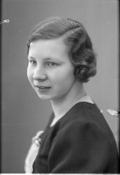 Aina Svenson (Thorsell) - klicka f�r att f�rstora