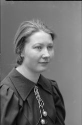G�ta Gustafson (Rektor Larson) - klicka f�r att f�rstora