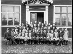 Skoll�rare Thornell grupp skolbarn - klicka f�r att f�rstora