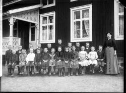 Fr�ken Mary Ljungqvist skolgrupp - klicka f�r att f�rstora