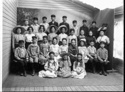 Fr�ken Hilda Karlson skolgrupp - klicka f�r att f�rstora