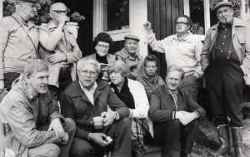 M�nniskor ur Mullhyttans hembygdsgrupp - klicka f�r att f�rstora