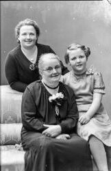 Fru Wilhelm Peterson - klicka f�r att f�rstora