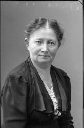 Fru Nora Nylin - klicka f�r att f�rstora
