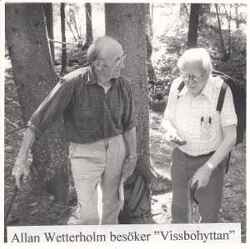 Forsberg och Allan Wetterholm besker det som troligen r Vissbohyttan - klicka fr att frstora