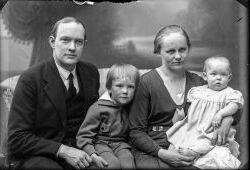 Familjegrupp - klicka f�r att f�rstora