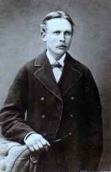 Erik Edlund i unga �r. Han f�ddes 1854, blev n�mndeman och tj�nstgjorde som s�dan i m�nga �r. - klicka f�r att f�rstora