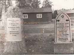 Kvistbro f�rsamlingsg�rd och gravstenarna fr�n Svart�olyckan 1889 - klicka f�r att f�rstora