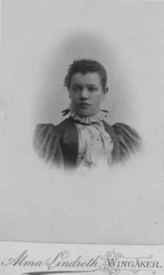 Bilden f�rest�ller Hulda T�rnqvist - klicka f�r att f�rstora