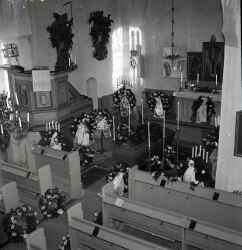 Kistan under Thord Nilssons begravning i Edsberg kyrka - klicka f�r att f�rstora
