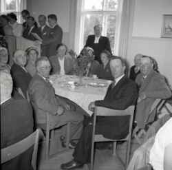 Konfirmationstr�ff med fika i Knista - klicka f�r att f�rstora