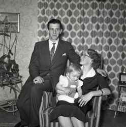 Nils och Eivor Edlund med dotter - klicka f�r att f�rstora