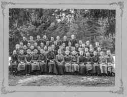 S�rby konfirmation? 1904 - klicka f�r att f�rstora
