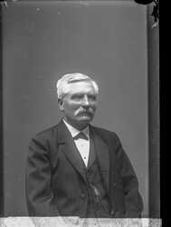 F. S�derstr�m - klicka f�r att f�rstora