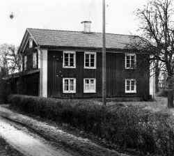 Mejerig�rden i Fjugesta som revs f�r att bygga Lekebergshemmet, nuvarande Linden. - klicka f�r att f�rstora