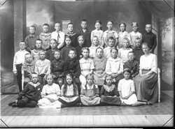 Rakel Andersson skolklass 1917 i �stra Skolan Fjugesta - klicka f�r att f�rstora