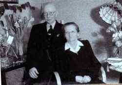 Smidesmstare Gustaf Qwarforth med fru Anna Lovisa - klicka fr att frstora
