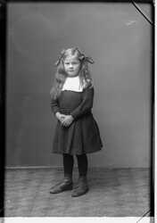 Fru A. Erikson flicka - klicka f�r att f�rstora