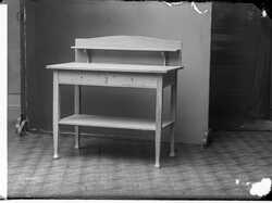 Fabrik�r A. Klaeson, ett bord - klicka f�r att f�rstora