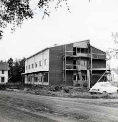 Det nya Sandstr�mska huset byggs - klicka f�r att f�rstora