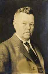 Carl Nilsson fr�n H�ijen i Kr�cklinge, f�dd den 19 januari 1861 och d�d den 18 september 1931 i Fjugesta - klicka f�r att f�rstora