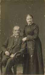 Emil Andersson i N �sta med hustru - klicka f�r att f�rstora