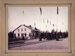 Kvistbro järnvägsstation vid invigningen av Svartåbanan 1897 - klicka f�r att f�rstora