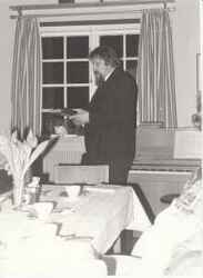 Carl Olof Steen talar vid V�stern�rkes hembygdsf�renings 50-�rsjubileum - klicka f�r att f�rstora