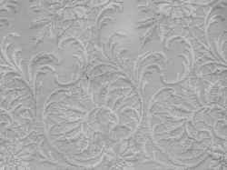 F�rstorad n�rbild av broderad kl�nning fr�n 1870-1890talet. - klicka f�r att f�rstora