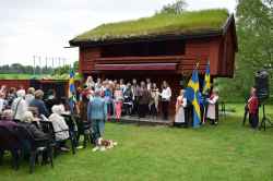 Knistak�ren sjunger p� H�gan Nationaldagen 2015 - klicka f�r att f�rstora