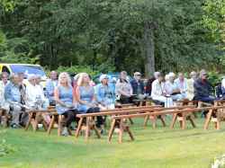Den sedvanliga Snarvedagen   14 augusti 2016 var �ven i �r i form av en ekumenisk friluftsgudstj�nst under medverkan av bl.a.diakon och kyrkv�rd fr�n  Edsbergs f�rsamling.  
